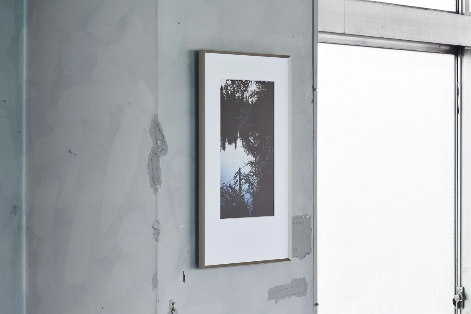 Aluna CUT Aluminum Frame – Minimalist, UV Acrylic, Made in Japan - Alu