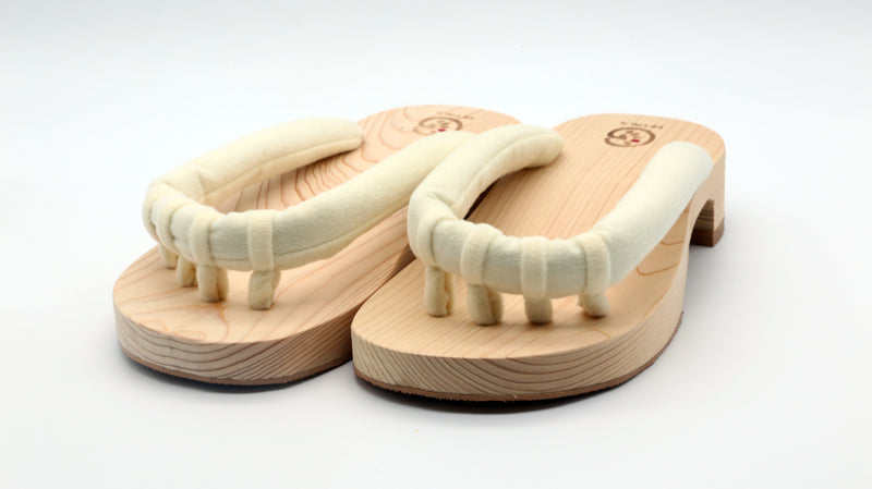 GETALS Traditional Japanese Five-Toe Wooden Sandals with Tono Hinoki - Saganoya
