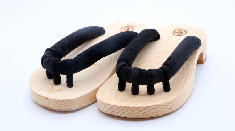 GETALS Traditional Japanese Five-Toe Wooden Sandals with Tono Hinoki - Saganoya