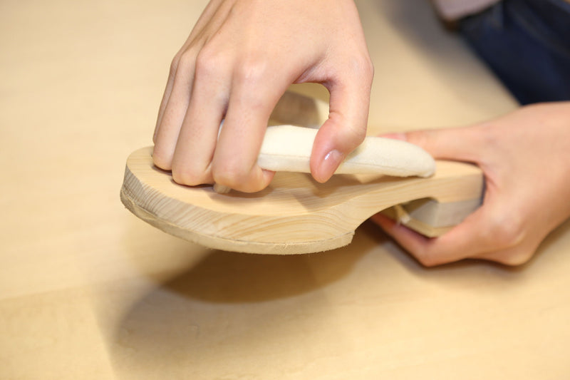 GETALS for Room Five-Toe Indoor Wooden Sandals with Tono Hinoki - Saganoya