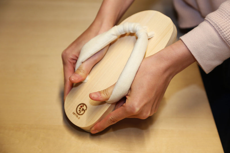 GETALS for Room Five-Toe Indoor Wooden Sandals with Tono Hinoki - Saganoya