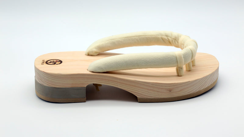 GETALS for Room Five-Toe Indoor Wooden Sandals with Tono Hinoki - Saganoya